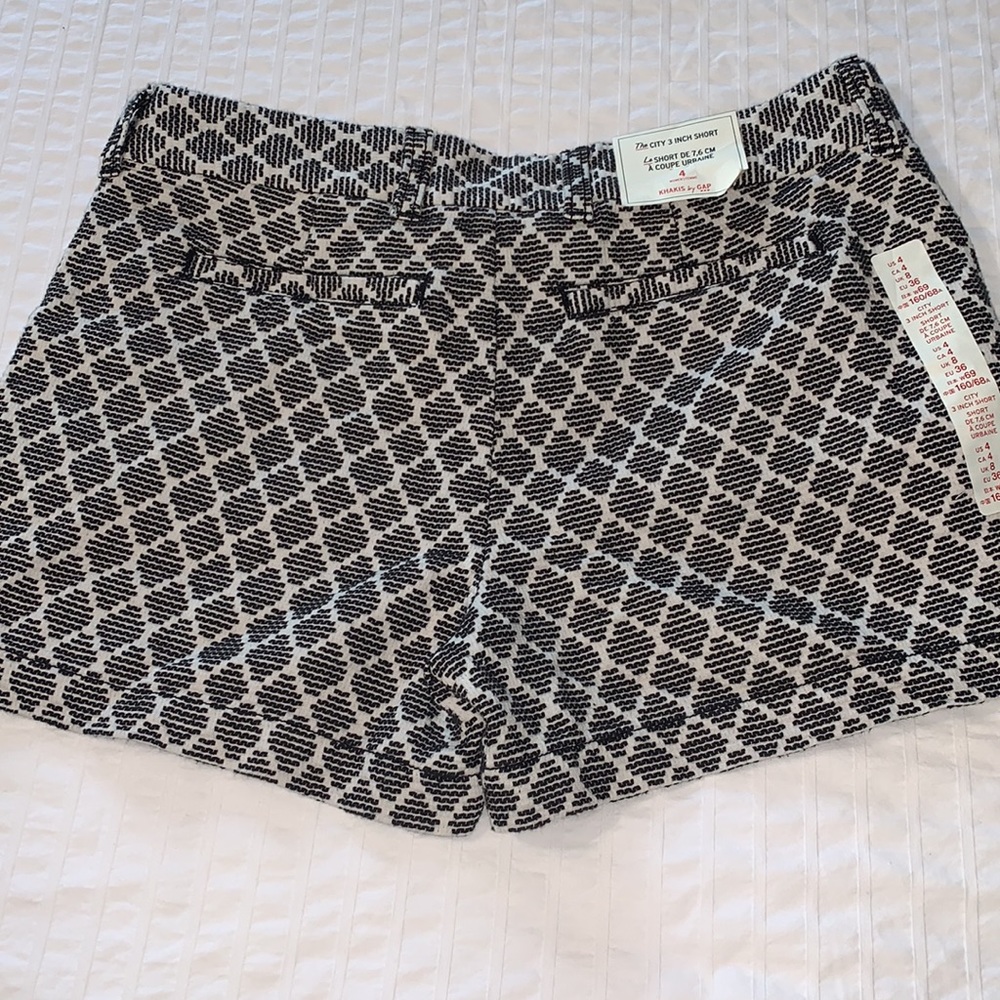 GAP shorts - Picture 2 of 10